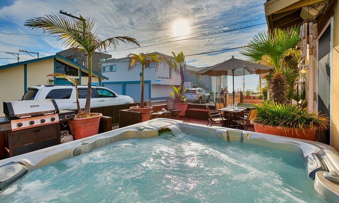 Mission Beach House | Seaside Surf Sanctuary with ocean view from new jacuzzi! 50 steps to ocean!