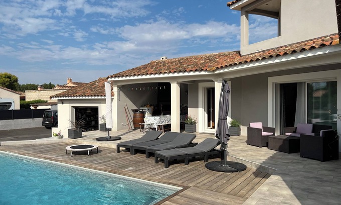 Salleles-d'Aude Villa | Seasonal rental from August 9 to 23 villa with swimming pool not overlooked
