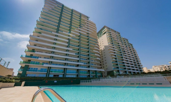 Sliema Apartment | SEAVIEW APART IN FORT CAMBRIDGE with POOL