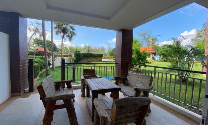 Kram Apartment | Seaview Beachfront Maephim Beach A12 A13