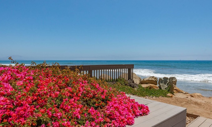 Montecito Condo | Seaview Contemporary