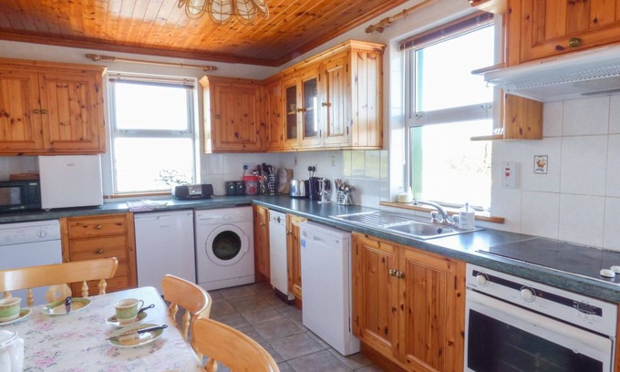 Murroogh House | SEAVIEW COTTAGE, pet friendly, with open fire in Fanore, County Clare