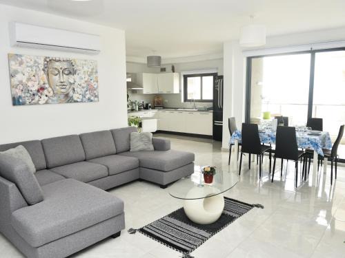 Qawra Apartment | SeaviewCasadiAlfioQawra