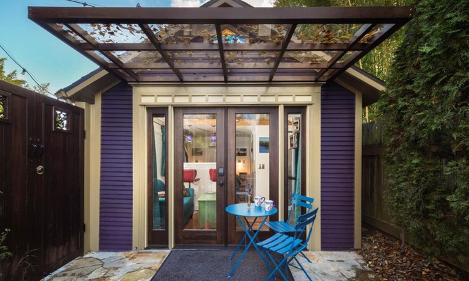 Humboldt House | Secluded 2 Bdm Patio Villa Right By All The Action