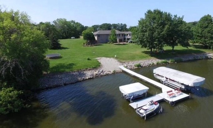 Fox Lake House | Secluded Beaver Dam Lake Home on 20+acre Peninsula