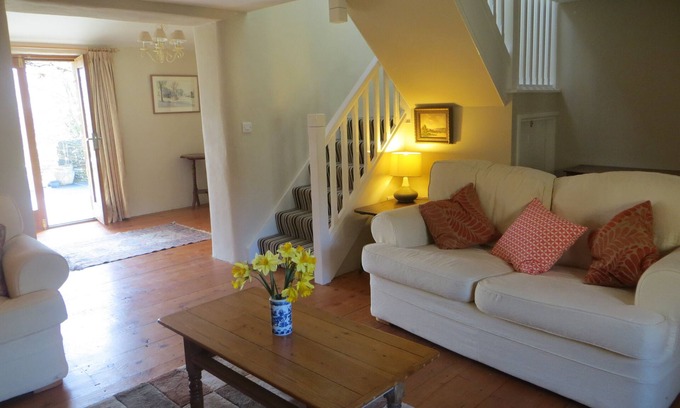 Westleigh Cottage | Secluded Cottage with extensive private garden