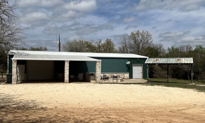 Nemo House | Secluded Country Getaway Cabin in the Woods Near Brazos River