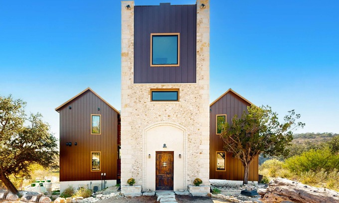 Marble Falls House | Secluded lakeside retreat with entertainment, large deck, balcony & firepit