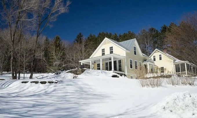 Waterbury House | Secluded, Magical Paradise with Hot Tub