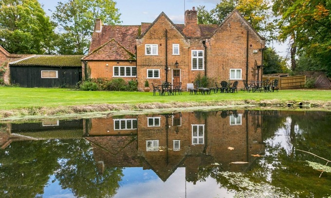 Burnham House | Secluded Mansion Retreat - Expansive Private Oasis