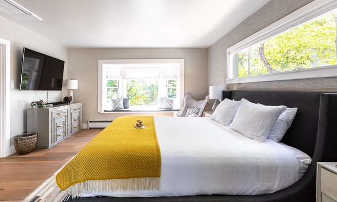 Napa Villa | Secluded Master Suite on Private Vineyard