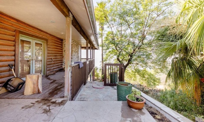 Calabasas Resort | Secluded mountain top mega mansion & majestic views of the mountains & Ocean