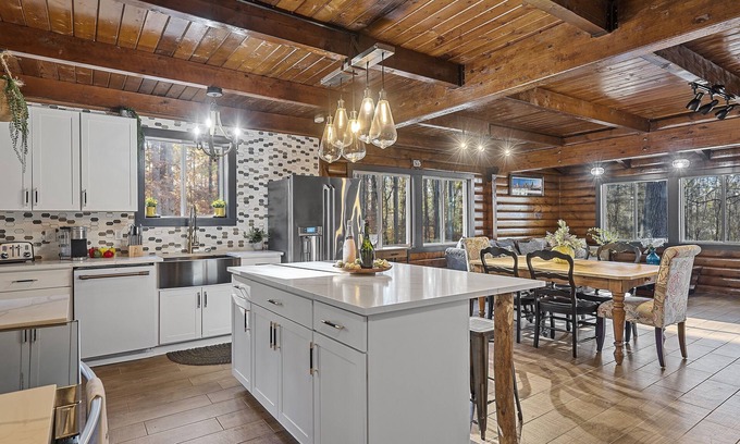 Charlotte Cabin | Secluded, private Cabin located close to Downtown Charlotte