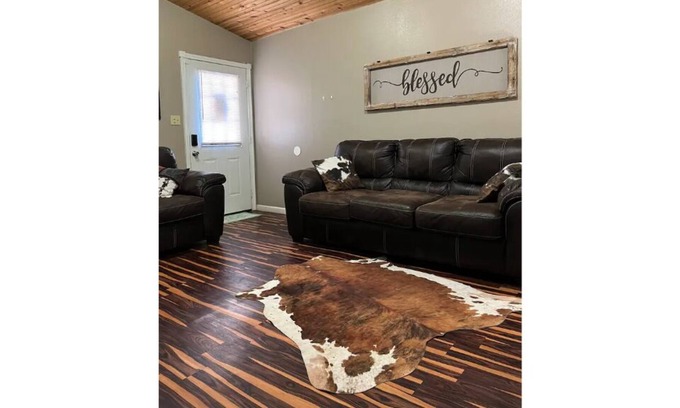 Sweetwater Cabin | Secluded tiny house on 4 acres Cedar Hill Getaway