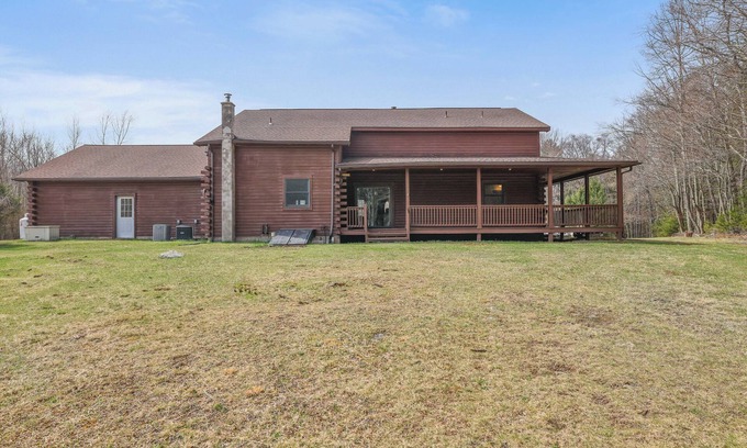 Lake Ariel House | Secluded & Tranquil Retreat for 14 in the Poconos – Firepit/Games/Stargazing+