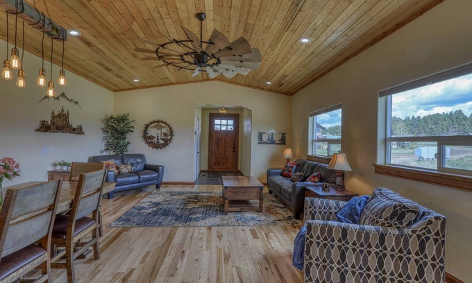 Pagosa Springs House | See Fall's Changing Colors! Bella Vista: Golf Course & Mountain Views, Modern Design, 5 Min to Shops