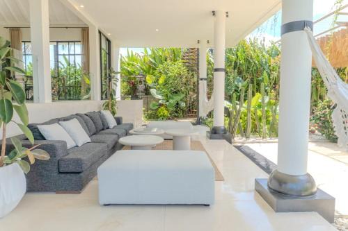 Sei Pinang Villa | Sehmagi Villa Butler Service & Scenic Rice Views