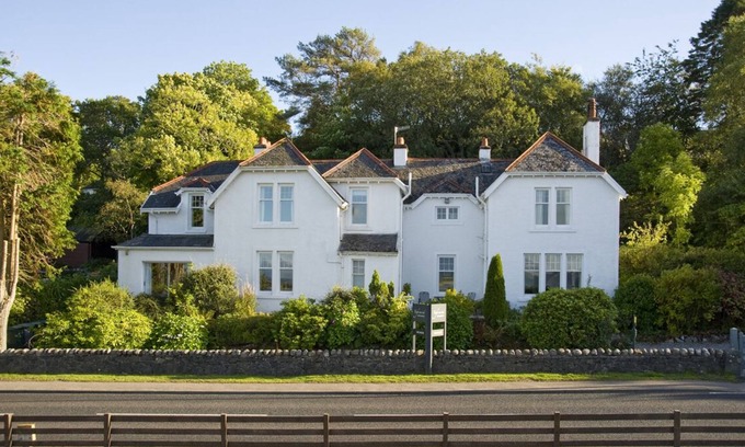 Connel Apartment | Self catering accommodation with sea views