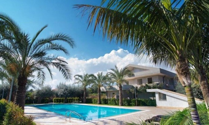 Fondachello Apartment | Self Catering Apartment at only 350m from the Beach!