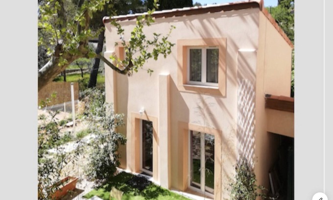 Roquevaire House | Self-contained studio near calanques Cassis Aix Marseille