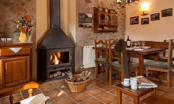 Sant Joan de Les Abadesses Cottage | Self catering Mas la Batllia for 4 people