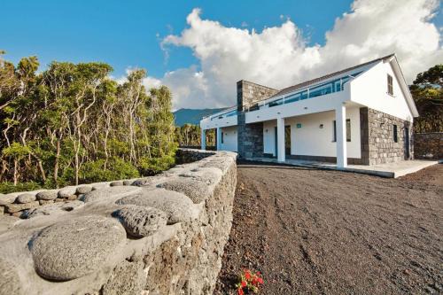 Prainha House | Semi detached houses Pra nha de Baixo Pico Azores