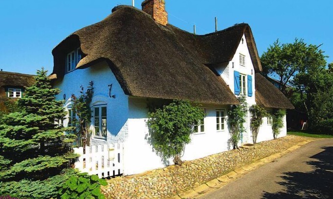 Oldsum House | Semi detached house, Oldsum