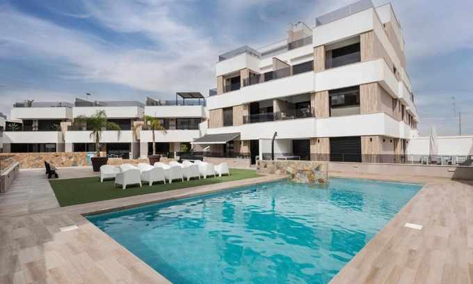 Santiago de la Ribera Apartment | Senika