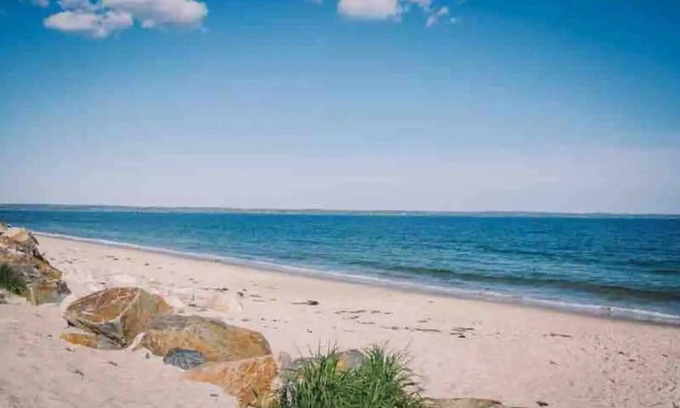 Queensland House | SEPT AVAILABILITY! Fire Pit/Steps to Beach