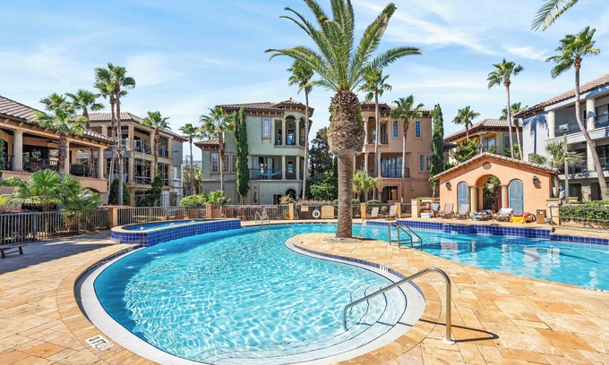 St. Tropez House | Sept-Oct Reduced!*Lagoon Pool*Heated Spa*Beach Gear!
