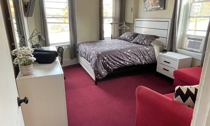 Wilkes-Barre House | Serendipity Corner Guesthouse