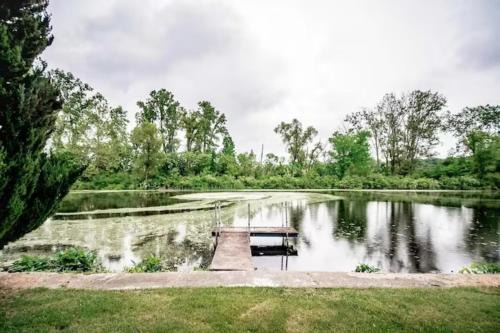 Helmer House | Serene 3-Bdrm Lakehouse