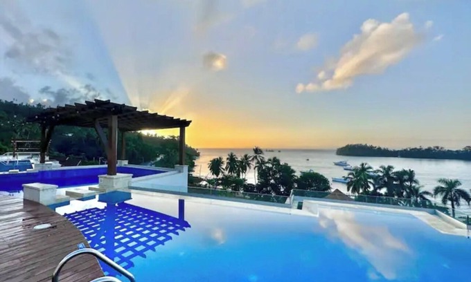 Samana Apartment | Serene Apartment in Samana, w/view of Bay, pool, gym &n WiFi