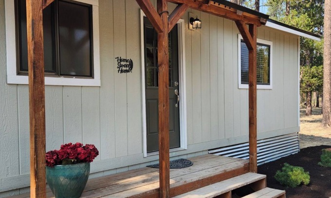 La Pine Cabin | Serene cabin with WiFi in La Pine