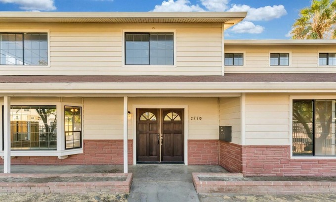 Sacramento Villa | Serene California Haven: A 7-Bedroom Villa on 1 Acre