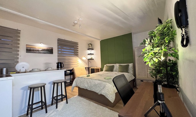 Stroud Green Apartment | Serene Green Theme Studio Home in the Heart of Finsbury Park