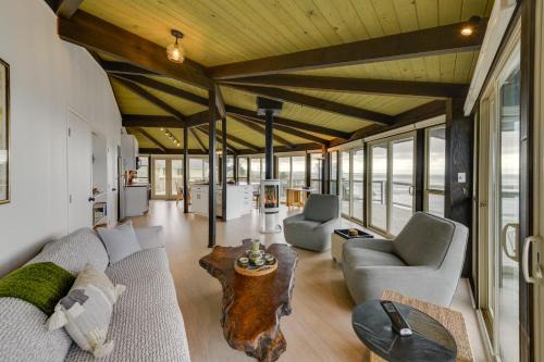 Manchester House | Serene Irish Beach Home with Panoramic Ocean Views!