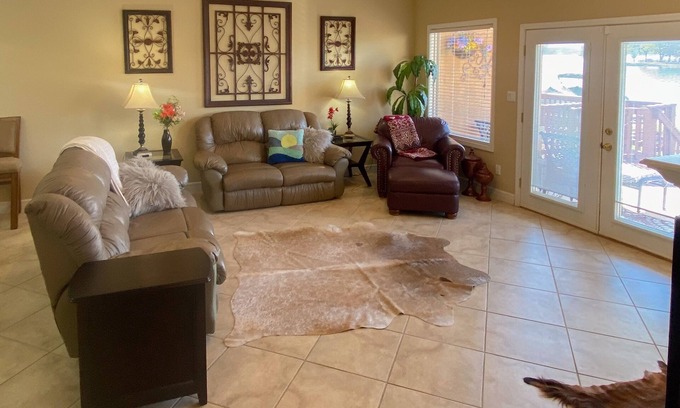 Lake Hamilton Condo | Serene lakefront condo with stunning views, private boat slip, and spacious deck