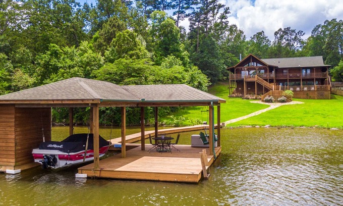 Dogwood Cabin | Serene Lakeside Getaway