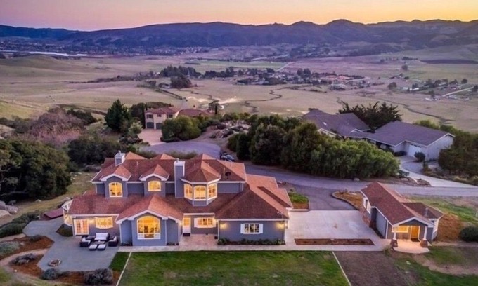 San Luis Obispo House | Serene Retreat in the Heart of SLO by RedAwning