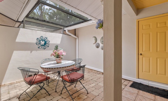 Myrtle Trace Villa | Serene Venice Villa- 15 Minutes to the Beach