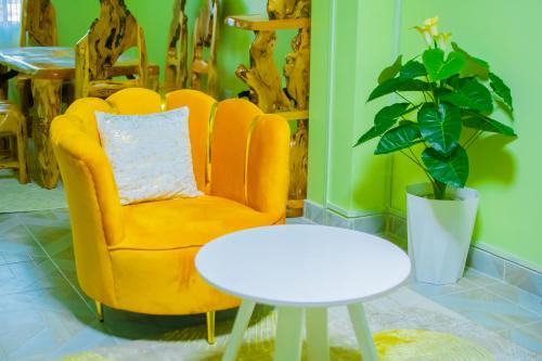 Nanyuki Apartment | Sereni Lounge