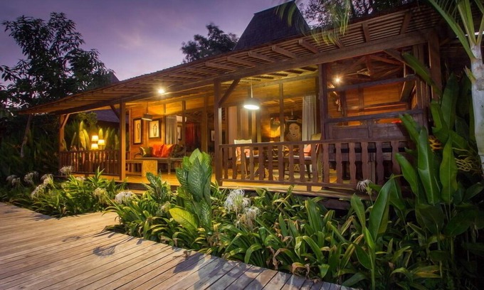 Banjar Semer Villa | Serenity River Estate, 6 Bedroom Villa, feature pool and gardens, chef, Canggu