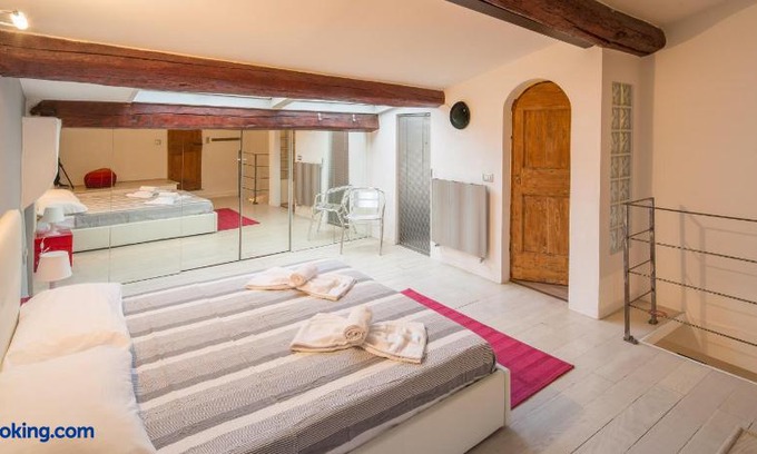 Santo Spirito Apartment | Serragli Loft