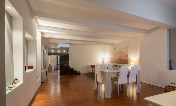 Santo Spirito Apartment | Serragli Loft Stylish and elegant 2-bedroom apartment