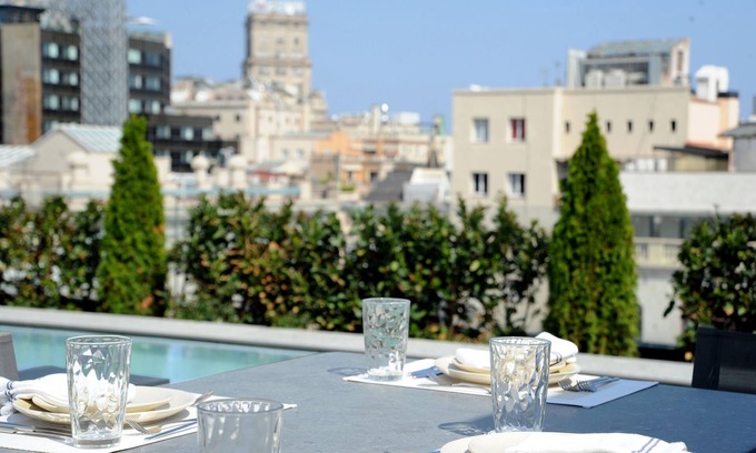 Eixample Apartment | Serviced 2 Bedroom Apartment with Terrace and Community Pool