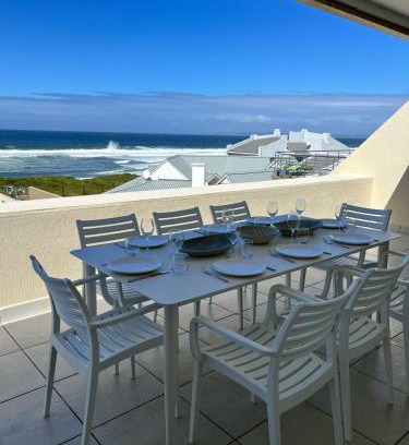 Glentana Apartment | Serviced beach apartment