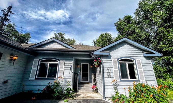 Fishhook House | Set & Drift~Hatcher Pass, Pets Allowed, Peaceful