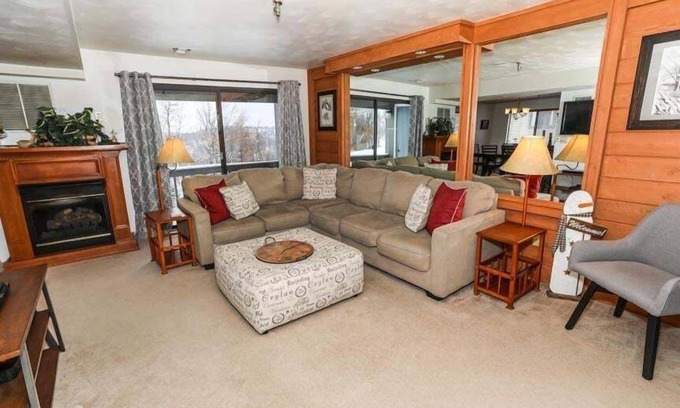 Champion Condo | Seven Springs Stoneridge 3 Bedroom Standard Condo, Mountain Views! by RedAwning