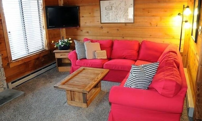 Seven Springs Condo | Seven Springs Swiss Mountain 3 Bedroom Standard Condo, Sleeps 8! by RedAwning